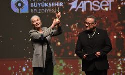 Altın Portakal'a 7 ödülle 'Tavşan İmparatorluğu' damga vurdu/ Ek fotoğraflar