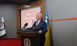 Bakan Bolat, Uluslararası Bosna Üniversitesi'nde öğrencilerle bir araya geldi