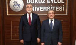 Bakan Işıkhan, İzmir'de öğrencilerle bir araya geldi