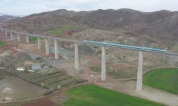 Bakan Uraloğlu: Öğretmenlere tren biletlerinde yüzde 50 indirim uygulanacak