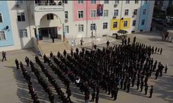 Batman'da 563 ilkokul öğrencisi, ‘Atatürk Çocukları' şarkısını seslendirdi