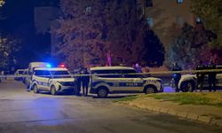 Boşanma aşamasında olduğu karısını bıçaklayarak öldürdü