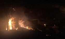 Bursa'da 3 katlı binanın teras katındaki kafede yangın