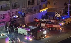 Çakmakla oynarken yangına neden oldular; 2 kişi dumandan etkilendi