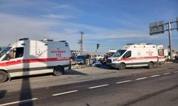 Diyarbakır'da 3 aracın karıştığı kaza kamerada; 2 ölü, 3 yaralı