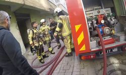 Diyarbakır'da apartman yangını: 13 kişi dumandan etkilendi (2)