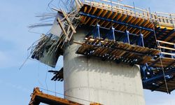 Diyarbakır'da viyadük inşaatında iskele çöktü; 3 ölü, 2 yaralı (3)