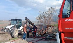 Edirne'de mobilya mağazasının deposunda yangın