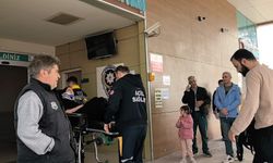 Eşinin direksiyon eğitimi verdiği kadın kaza yaptı; çift yaralandı