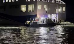 Güney Kore'de 267 kişiyi taşıyan yolcu feribotu karaya oturdu