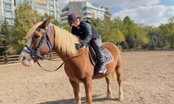 Hippoterapi ile özel gereksinimli bireyler şampiyonalara hazırlanıyor
