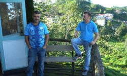 İki kardeşin hayali gerçek oldu; atık malzemeden manzaralı ağaç ev yaptılar