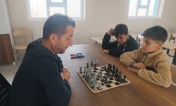 İki öğrencisi olan köy okulunda 'Öğretmenler Günü' kutlaması