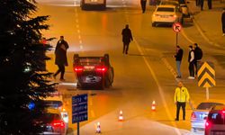 İki otomobilin çarpıştığı kaza kamerada: 2 yaralı