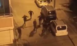 İstanbul - Arnavutköy'de mahalledeki taşlı sopalı kavga kamerada