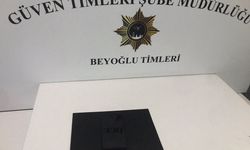İstanbul - Beyoğlu'nda iş yerlerinden valiz ve telefon çalan şüpheli tutuklandı