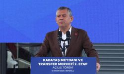 İstanbul - CHP Genel Başkanı Özel, Kabataş Meydanı açılış törenine katıldı