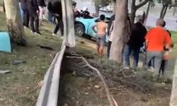 İstanbul- Esenler'de bariyeri aşan otomobil ağaca çarptı