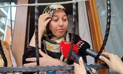 İstanbul- Eyüpsultan'da şoförün kontrolünü kaybettiği vinç 4 araca ve 2 binaya çarptı