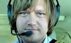 İstanbul - Hırvatistan'da düşen uçakta şehit olan Pilot Hasan Bahar'ın Avcılar'daki evine bayrak asıldı