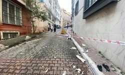 İstanbul - Kağıthane'de çocuklarını okula götürürken kaza yaptı; sokak savaş alanına döndü: 2'si çocuk 4 yaralı