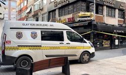 İstanbul - Küçükçekmece'de kafede oturan kişilere yönelik silahlı saldırıda 1 kişi yaralandı