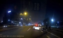 İstanbul- Küçükçekmece'de otoyolda savrulan otomobil bariyerlere çarptı; kaza kamerada