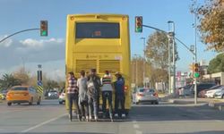 İstanbul - Maltepe'de patenle tehlikeli yolculuk kamerada