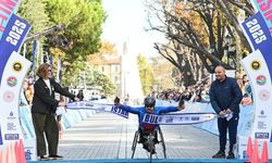 İstanbul Maratonu'nda Bağcılar Belediyesi sporcuları şampiyon oldu