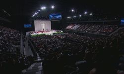 İstanbul- Papa 14. Leo Volkswagen Arena'da yaklaşık 4 bin kişilik ayini yönetti