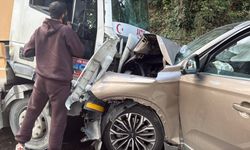 İstanbul - Sarıyer'de ciple beton dökme kamyonu kafa kafaya çarpıştı: 3 yaralı