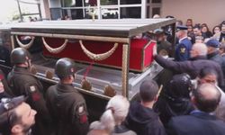 İstanbul- Şehit Gökhan Korkmaz'ın naaşı helallik için evinin önüne getirildi