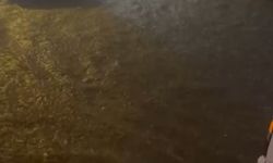 İstanbul - Sultangazi'de yağış sonrası araçlar yolda mahsur kaldı