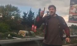 İstanbul- Ümraniye'de trafik tartışmasında aracın camını yumrukladı