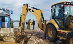 İzmir'de sağanak etkili oldu; yollar göle döndü, dereler taştı (4)