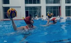 İzmir'de su topunda olimpik hazırlık başladı