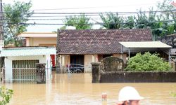 Kalmaegi Tayfunu, Vietnam'ı vurdu: 5 ölü