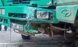 Kamyon ile otomobil çarpıştı: 1 ölü 1 yaralı