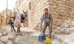 Mardin'de çöp taşıyan kadrolu eşeklerin yerine kullanılacak paletli aracın saha testi tamamlandı