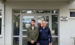 Milli futbolcu, memleketi İznik'te kendi pizzasını hazırlayıp, pişirdi