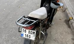 Motosikletin çarptığı yaya yaralandı; kaza kamerada