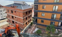Ordu'da zemindeki kaymaya bağlı çatlaklar oluşan 2 binadan 1'inde yıkım için hazırlık yapılıyor