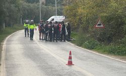 Otomobil, bisikletli grubuna çarptı: 2 yaralı