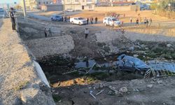 Otomobil, köprüden kanala düştü; 1'i ağır 3 yaralı