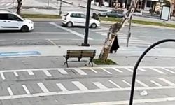 Otomobilin çarptığı yaya ağır yaralandı; kaza kamerada