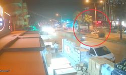 Otomobilin, TIR'a çarptığı kaza kamerada