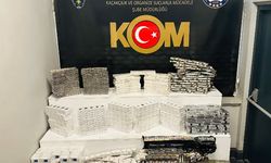 Preslenmiş atık kağıtların arasında kaçak sigara taşıyan 2 şüpheli yakalandı