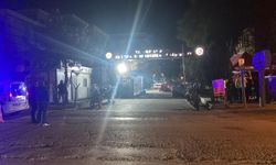 Şehit askerlerin cenazeleri, tören alanına götürüldü