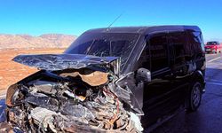 Şırnak'ta otomobil ile hafif ticari araç çarpıştı: 7 yaralı