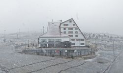 Sivas'ta yüksek kesimlere kar yağdı (2)